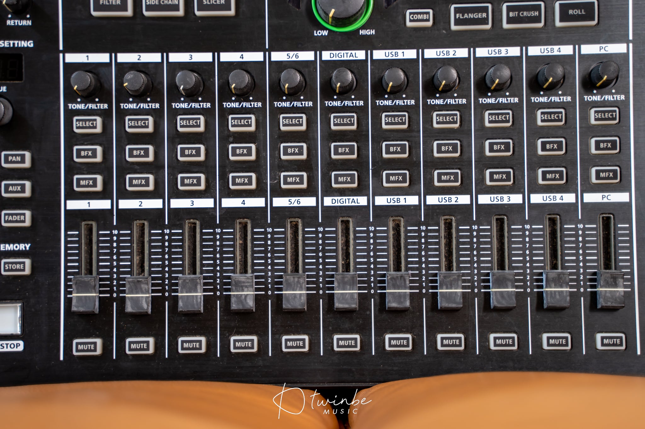 Roland MX-1