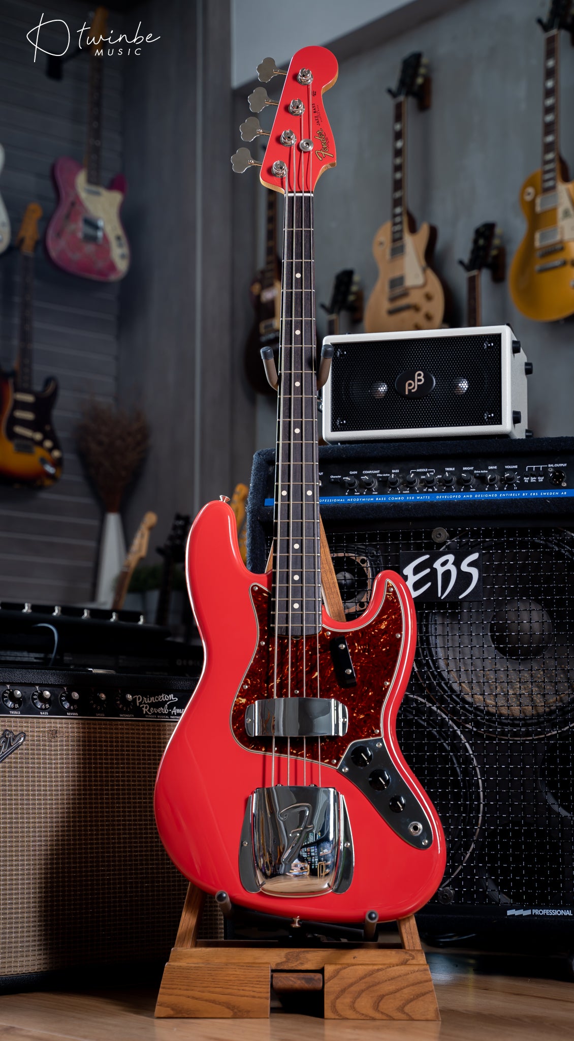 Fender Custom Shop 1964 Jazz Bass Fiesta Red