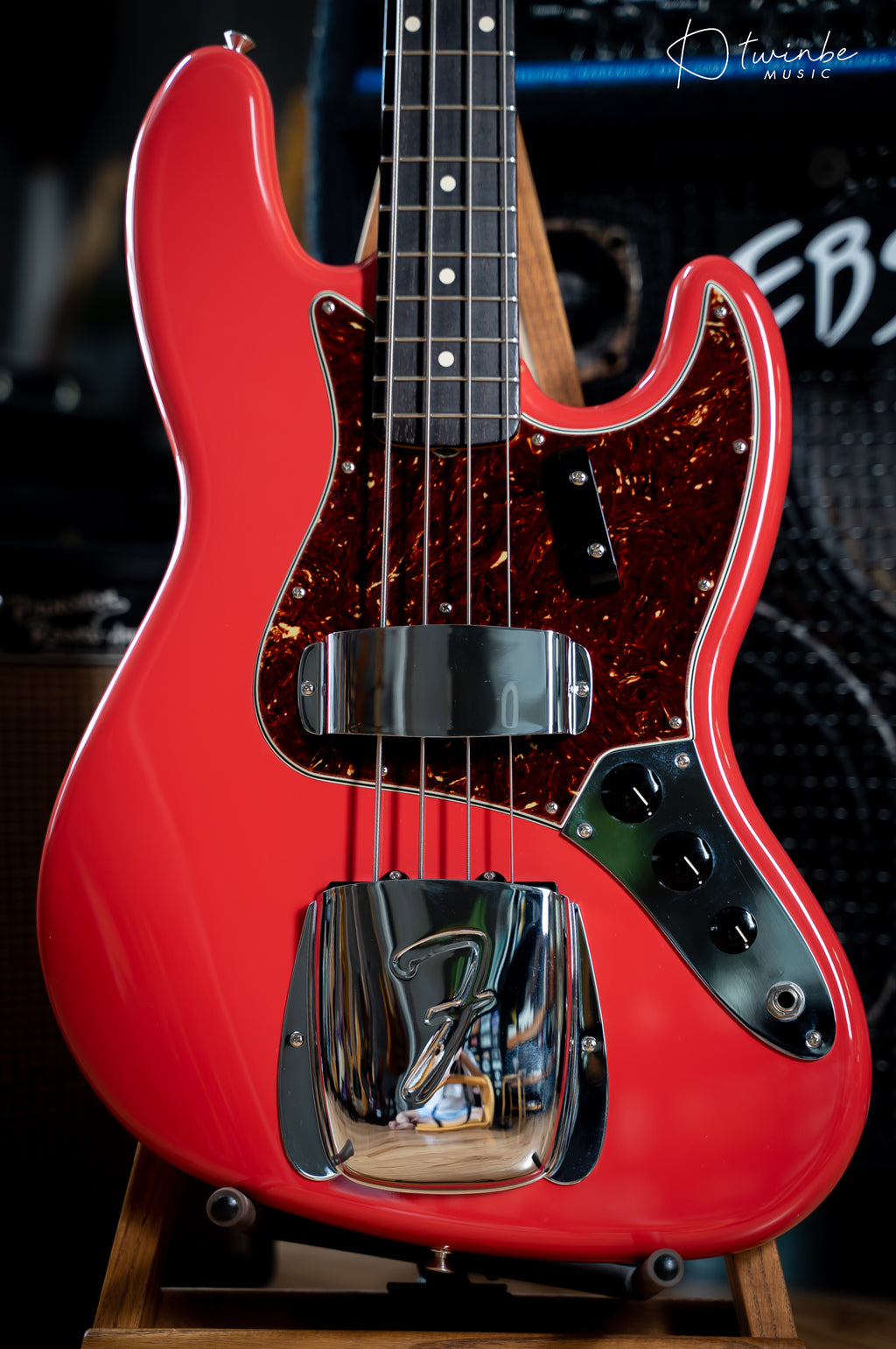 Fender Custom Shop 1964 Jazz Bass Fiesta Red