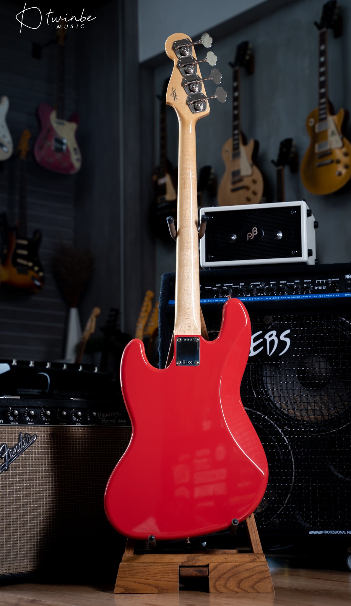 Fender Custom Shop 1964 Jazz Bass Fiesta Red