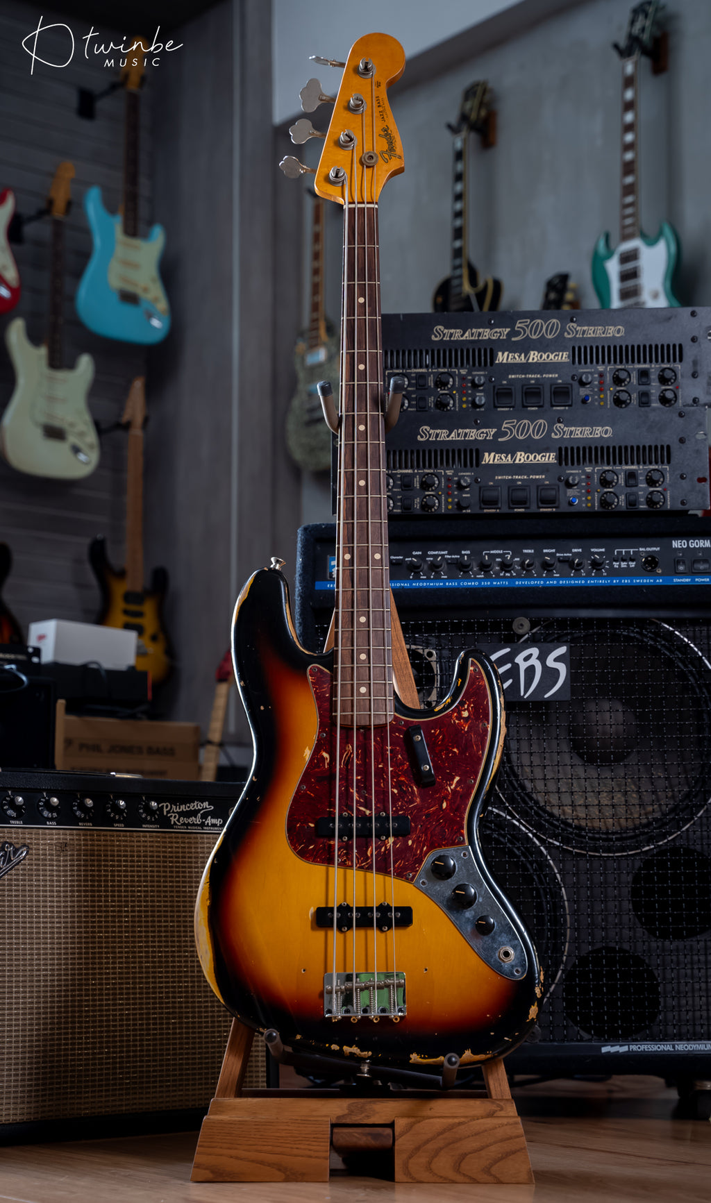 FENDER CUSTOM SHOP 1964 JAZZ BASS RELIC