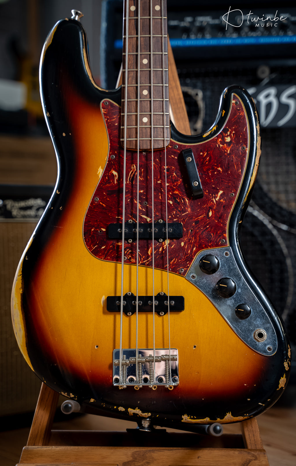 FENDER CUSTOM SHOP 1964 JAZZ BASS RELIC