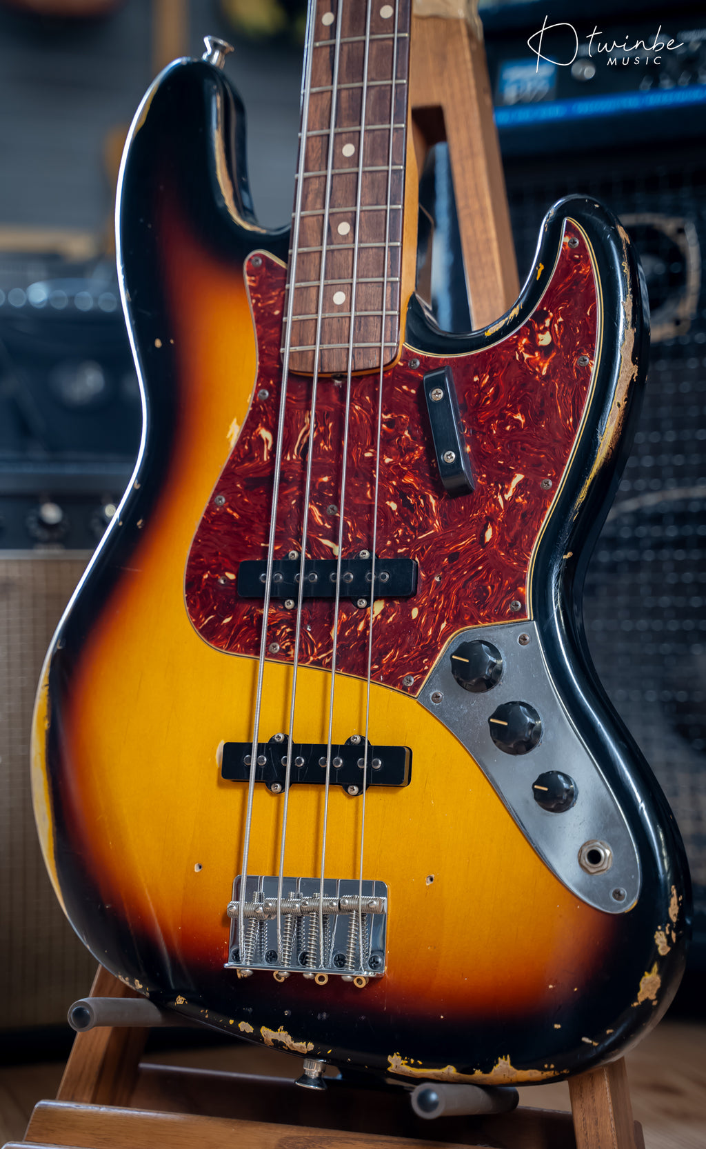 FENDER CUSTOM SHOP 1964 JAZZ BASS RELIC