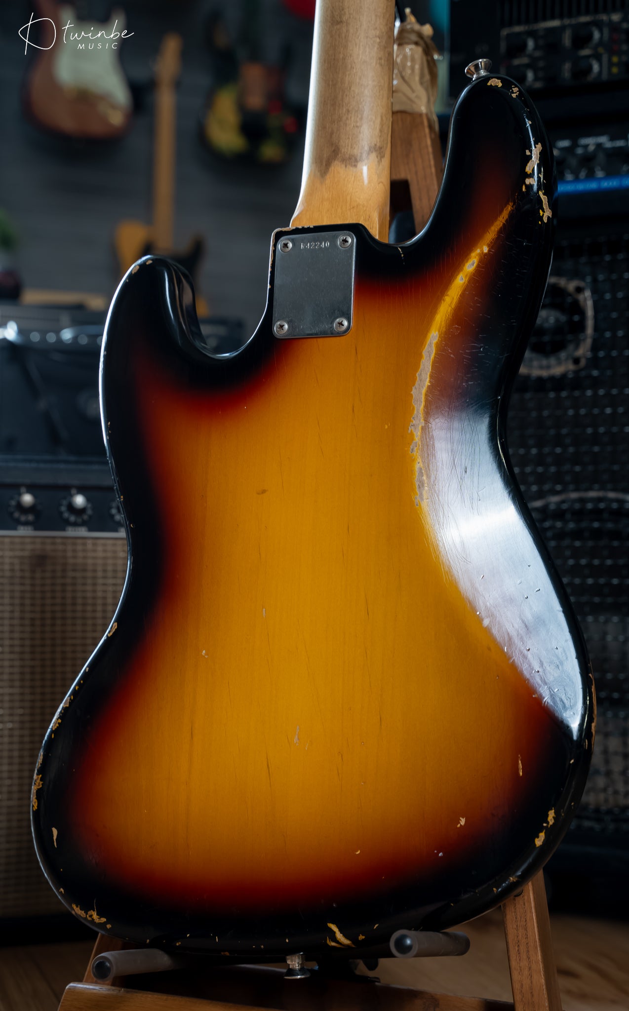 FENDER CUSTOM SHOP 1964 JAZZ BASS RELIC