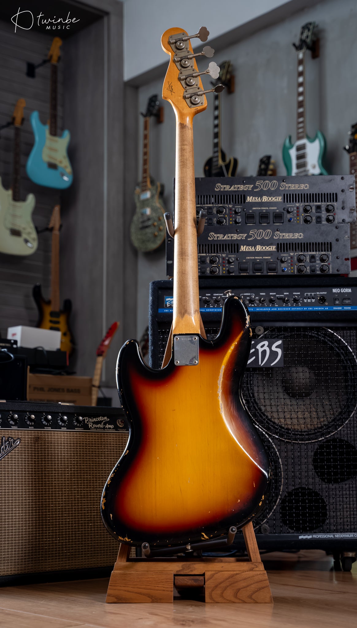 FENDER CUSTOM SHOP 1964 JAZZ BASS RELIC