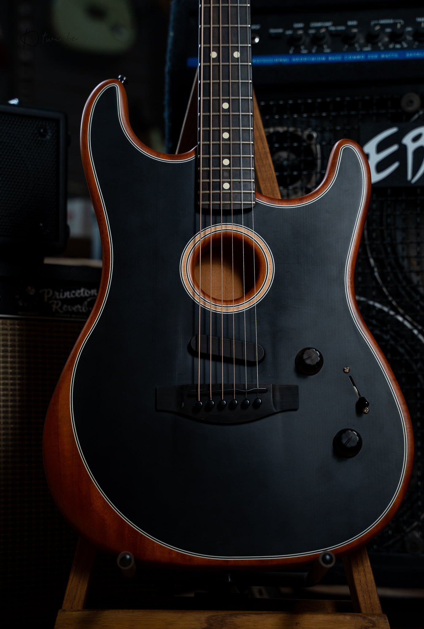 Fender American Acoustasonic Stratocaster