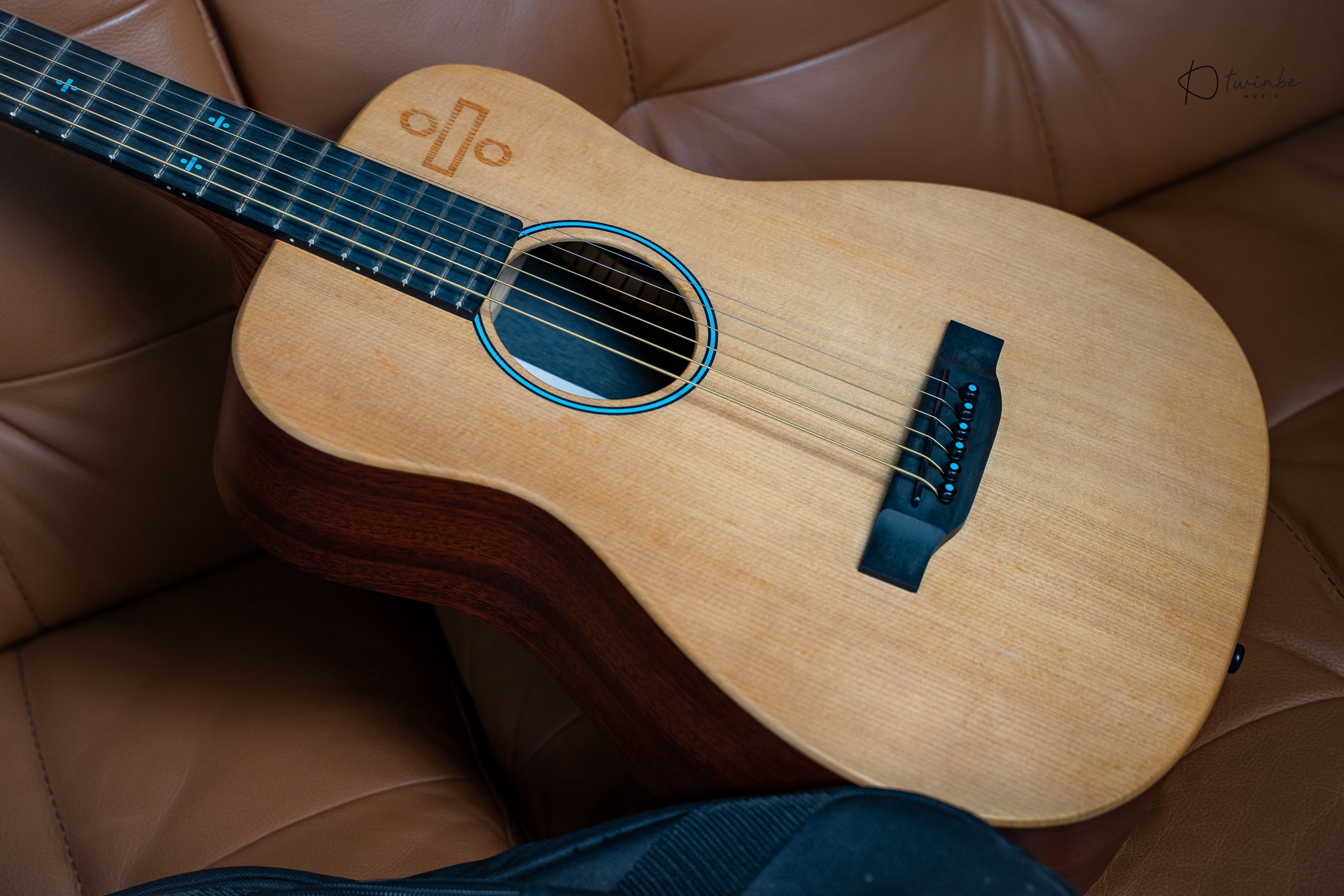 Martin Ed Sheeran 3 Divide Signature