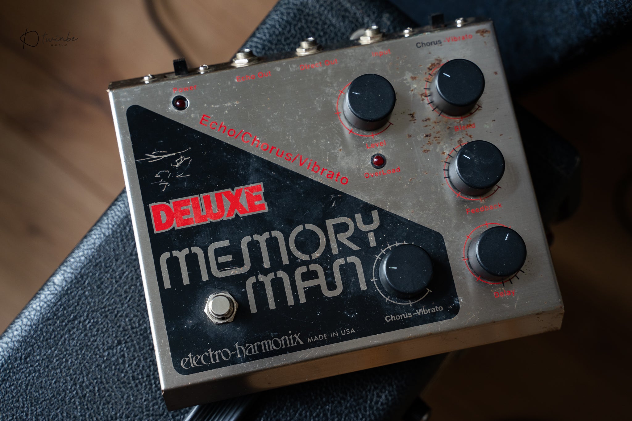 EHX Deluxe Memory Man (MN3008)