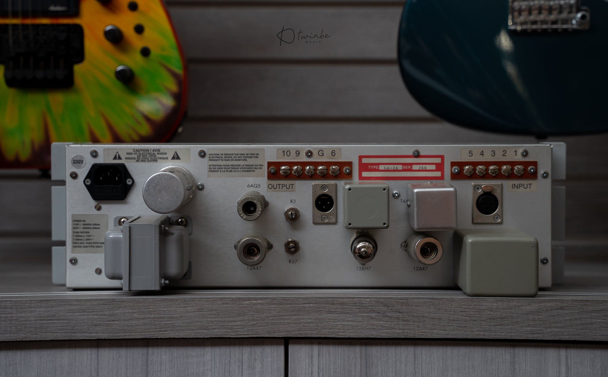 Universal Audio Teletronix LA-2A Classic Leveling Amplifier