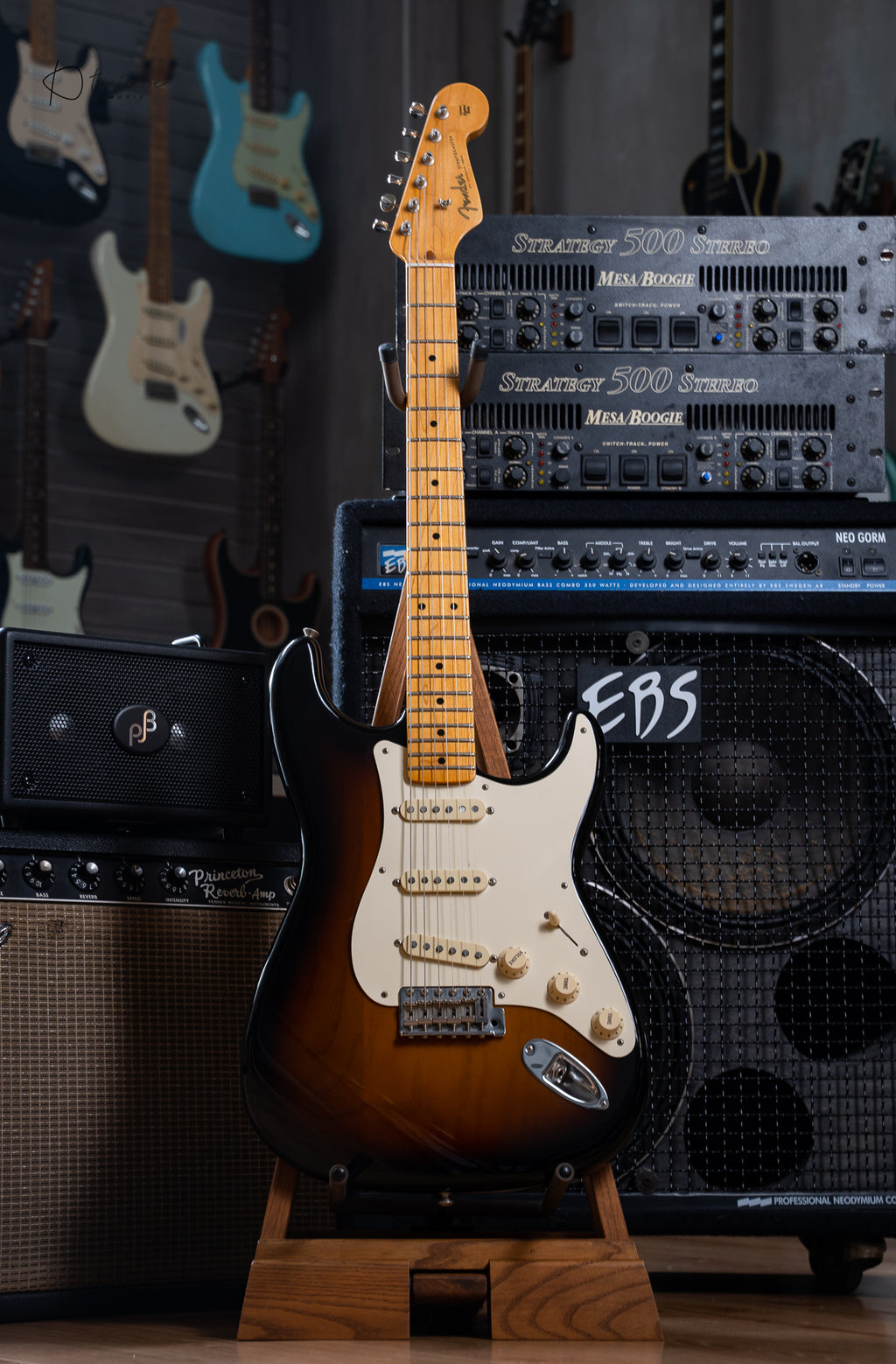 Fender Stories Collection Eric Johnson 1954 "Virginia" Stratocaster 2-Color Sunburst