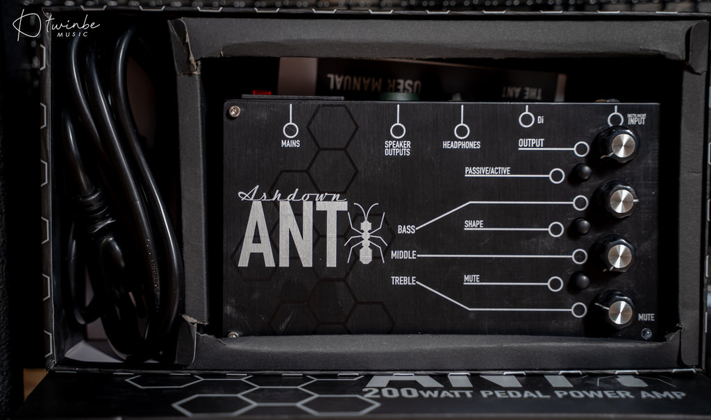 Ashdown Pedalboard Ant 200 D  200 Watt Bass Amp Black