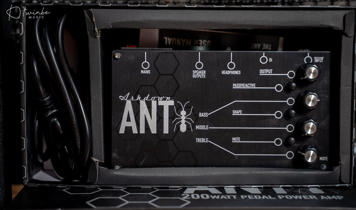 Ashdown Pedalboard Ant 200 D  200 Watt Bass Amp Black