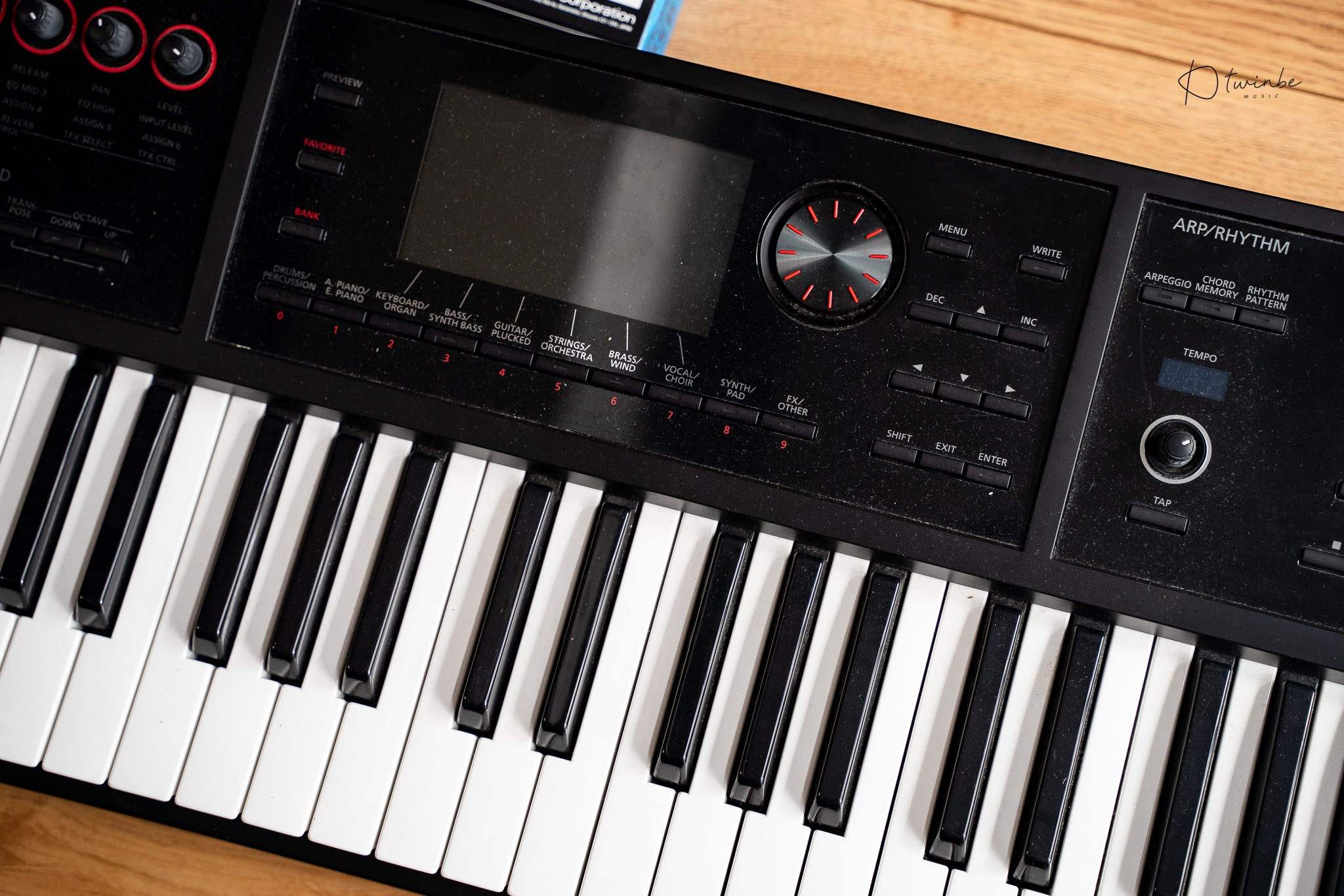 Roland FA-07 Keyboard Synthesizer