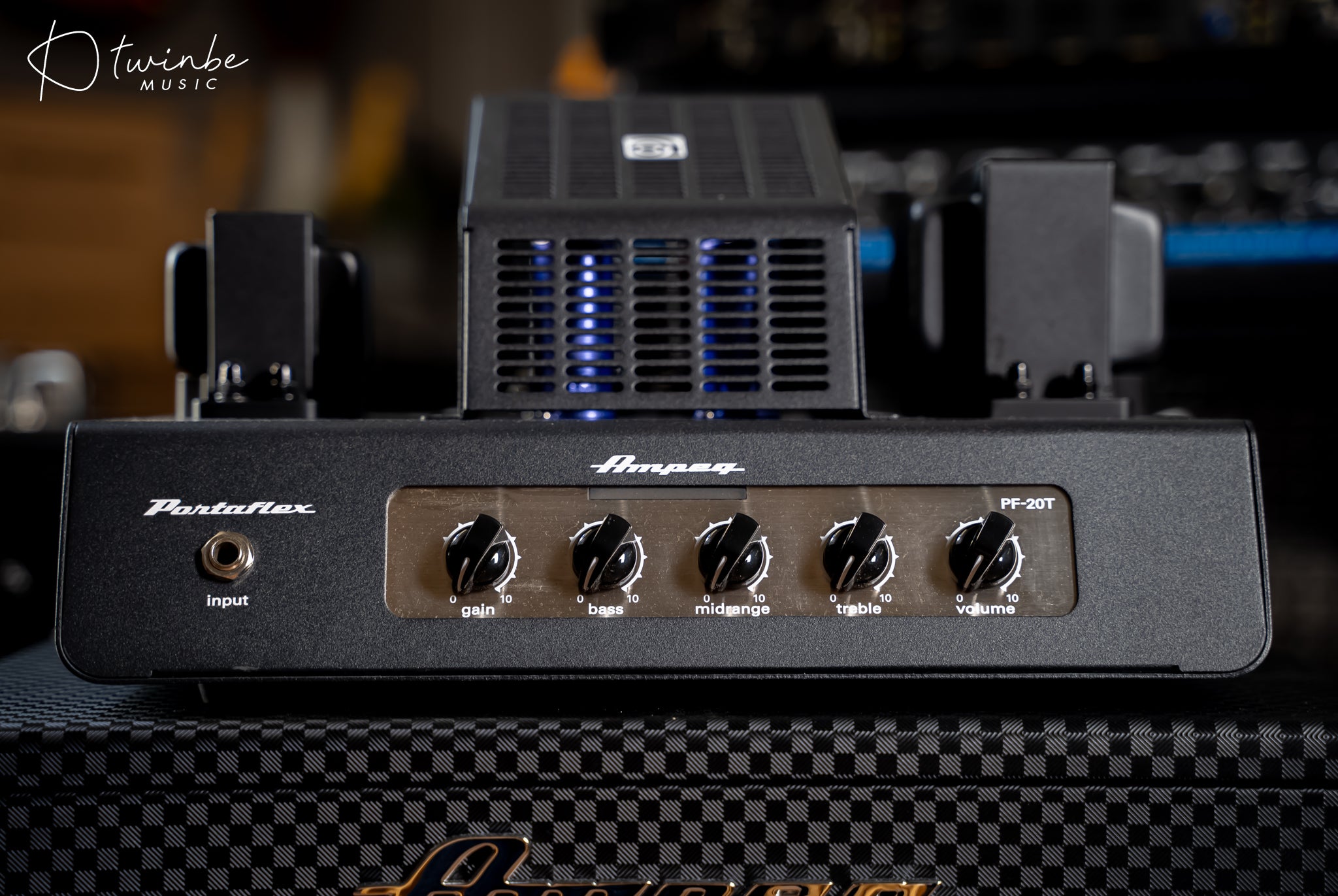 Ampeg Portaflex PF-20T Head & Ampeg Portaflex PF-112