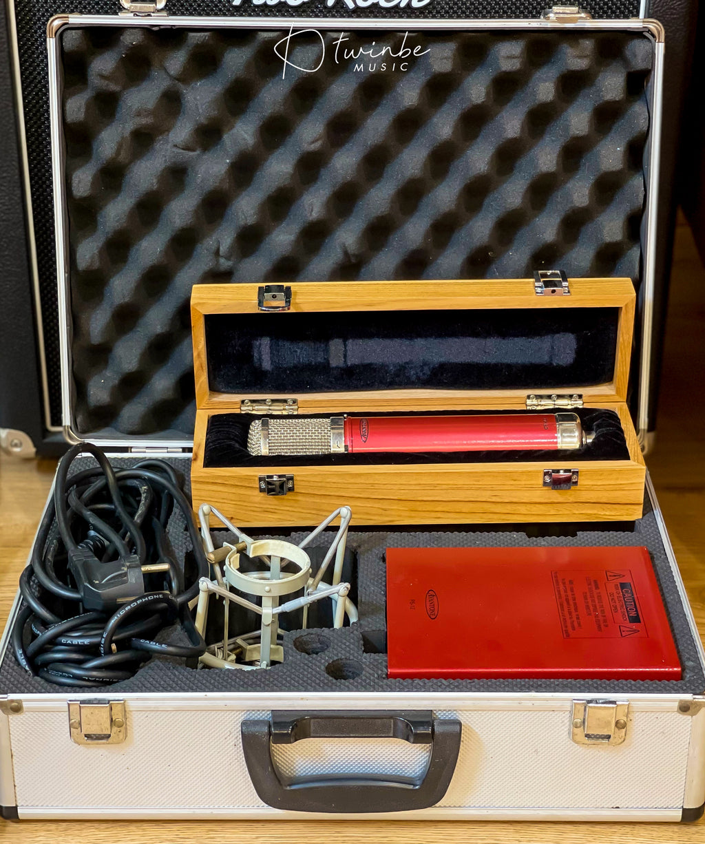 Avantone CV-12 Multi-Pattern Large Capsule Tube Condenser Microphone