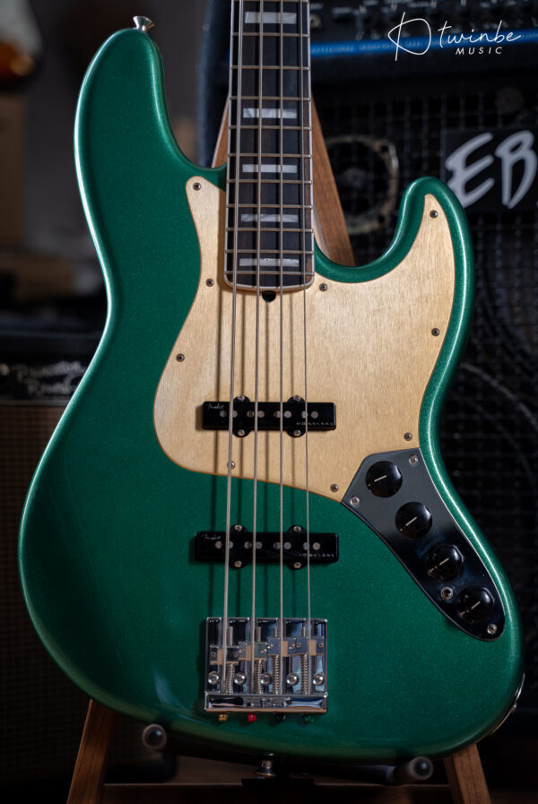 FENDER LIMITED EDITION AMERICAN ULTRA JAZZ BASS, MYSTIC PINE GREEN - Image 6