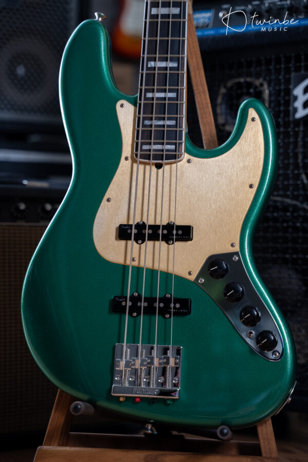 FENDER LIMITED EDITION AMERICAN ULTRA JAZZ BASS, MYSTIC PINE GREEN - Image 5