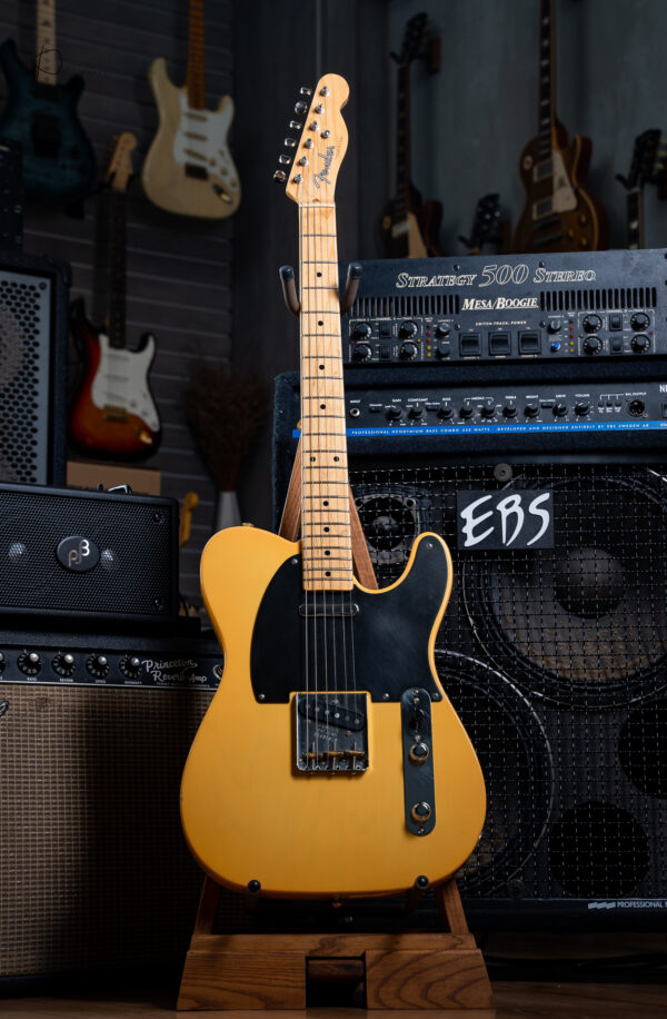 2017 Fender American Vintage '52 Reissue Telecaster Butterscotch Blonde - Image 3