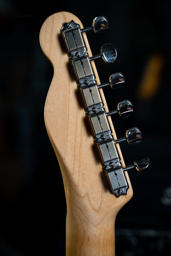 2017 Fender American Vintage '52 Reissue Telecaster Butterscotch Blonde - Image 5