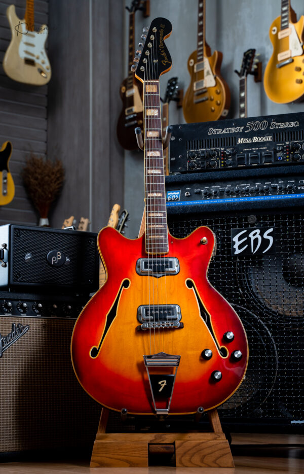 Vintage 1967 Fender Coronado II Hollowbody - Image 3