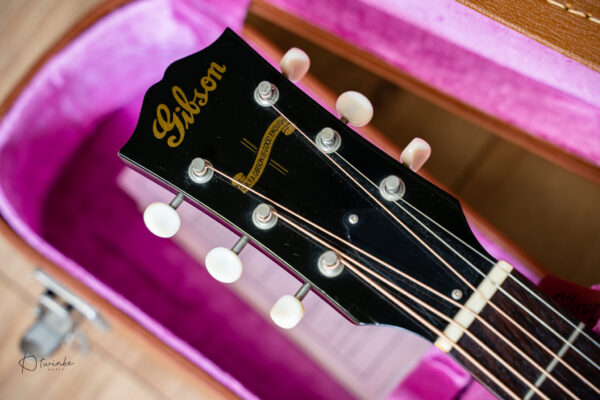 2012 Gibson J-45 True Vintage Sunburst - Image 4