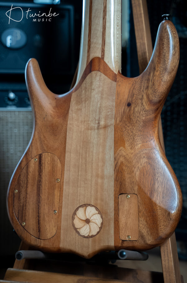 Aden Bass 5strings Headless Short Scale - Image 9