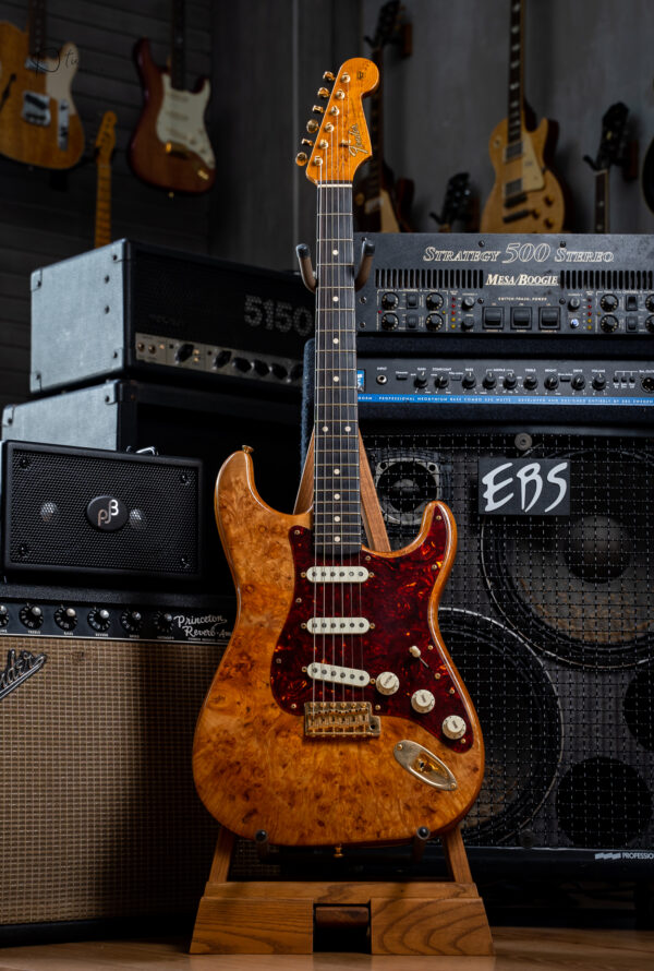 Fender Custom Shop Artisan Maple Burl Stratocaster Limited Edition - Image 3