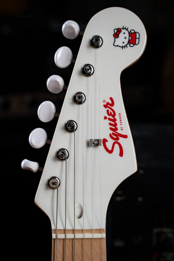 Squier Hello Kitty Stratocaster Limited Edition in White - Image 2
