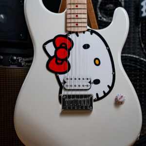 Squier Hello Kitty Stratocaster Limited Edition in White
