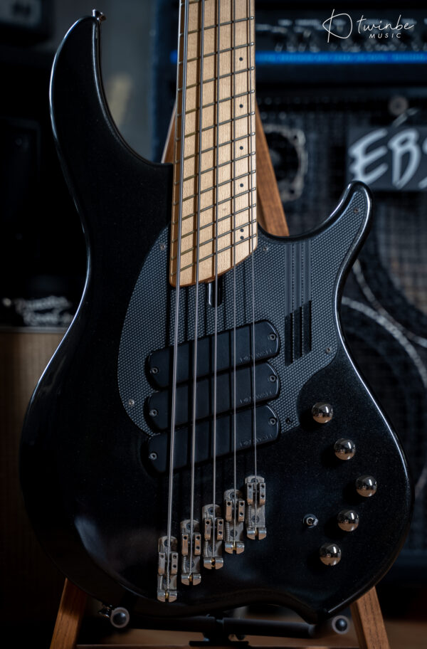 Dingwall NG3 5 string Bass Metallic Black