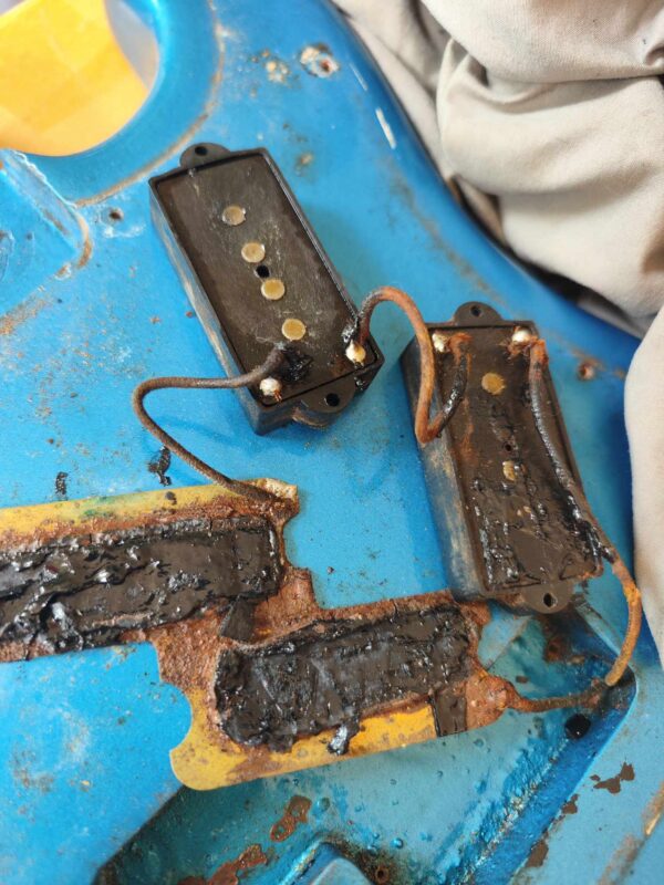 1969 Fender Precision Bass - Image 12