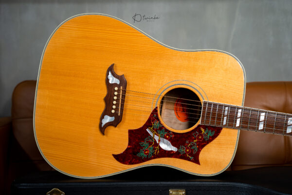 2007 Gibson Dove Custom Shop Red Spruce Quilted Edition (Rare)
