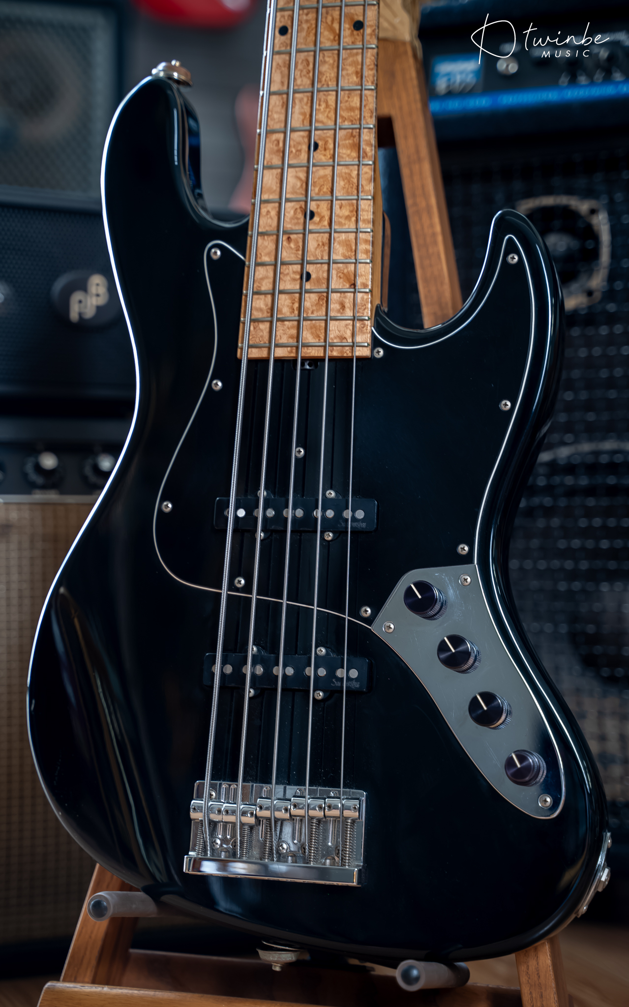 Sadowsky NYC Vintage 5 String Bass Black on Black