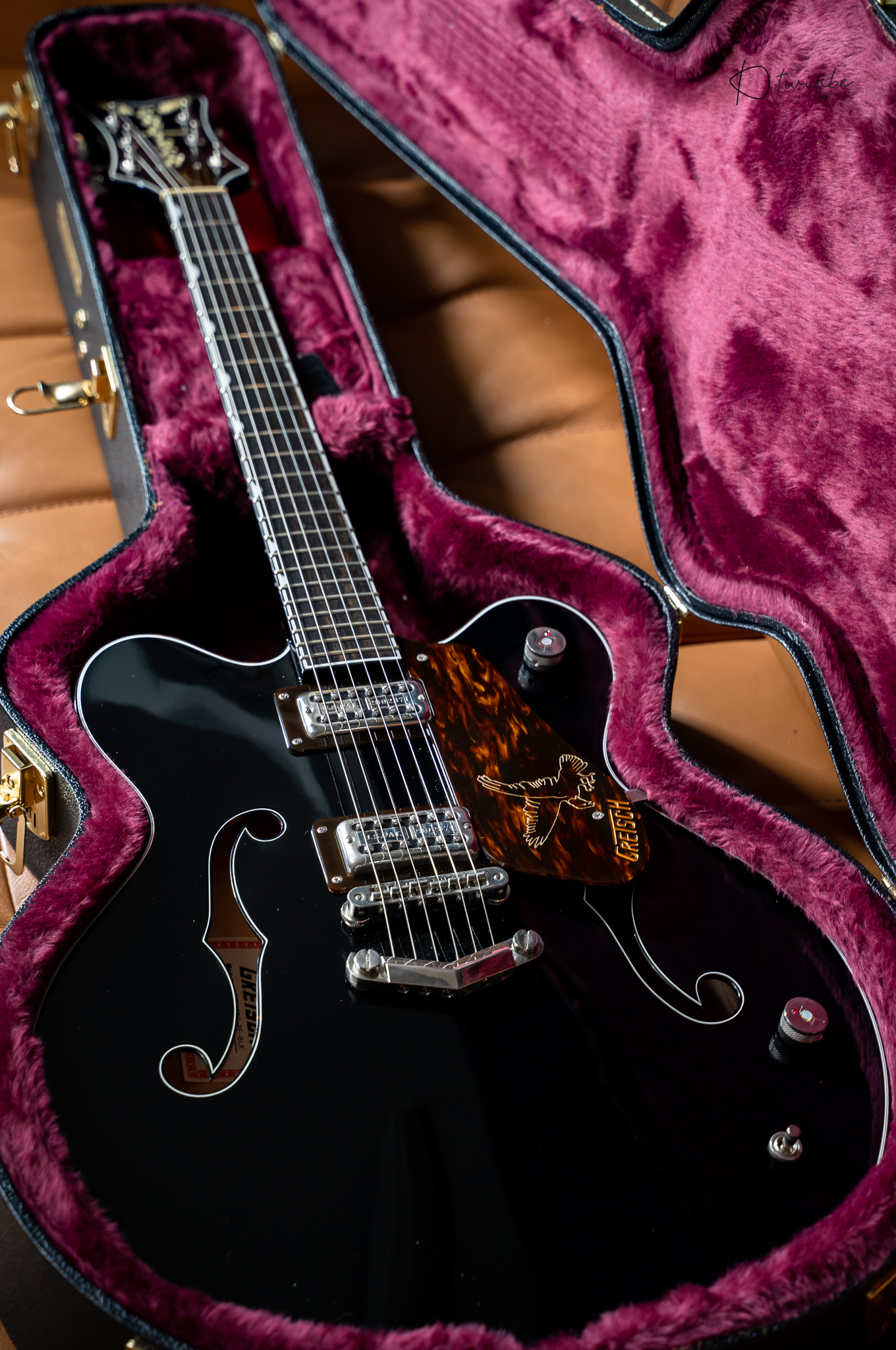 Gretsch G6636-RF Richard Fortus Signature Falcon with V-Stoptail - Image 8