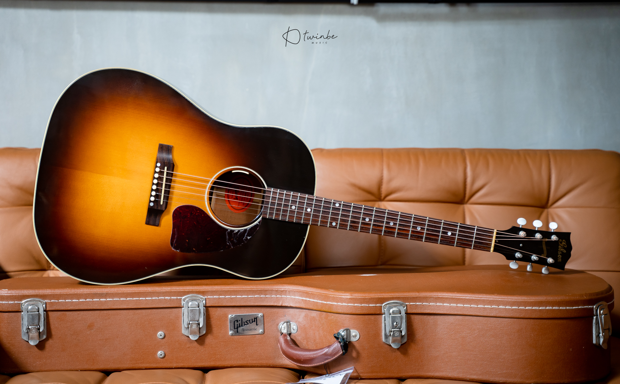 2014 Gibson J-45 True Vintage Sunburst - Image 3