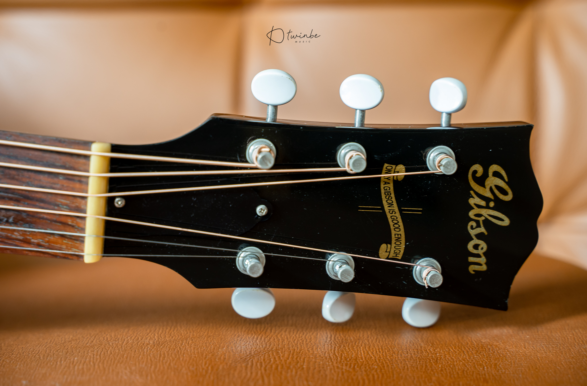 2014 Gibson J-45 True Vintage Sunburst - Image 2