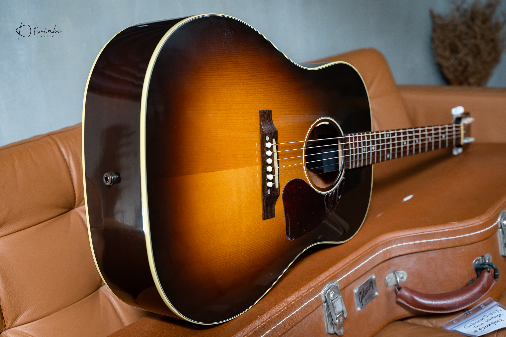 2014 Gibson J-45 True Vintage Sunburst - Image 6
