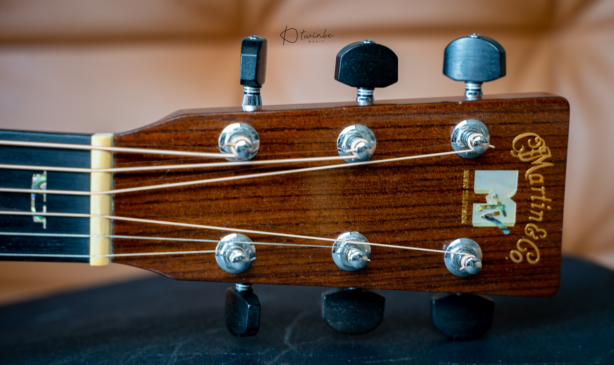 2004 Martin MTV-2 Unplugged Limited Edition No.7 of 200 - Image 4