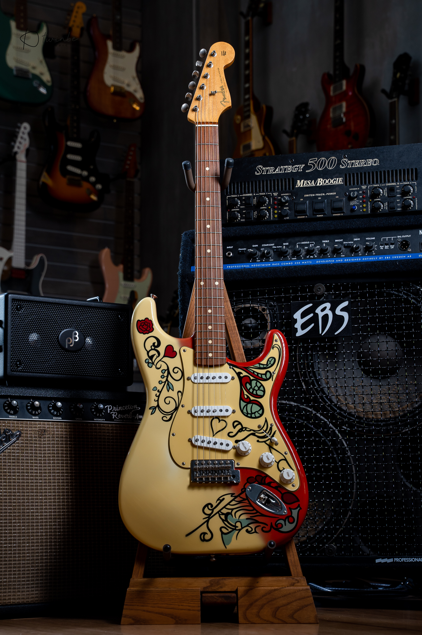 2018 Fender Jimi Hendrix Monterey Stratocaster - Image 3