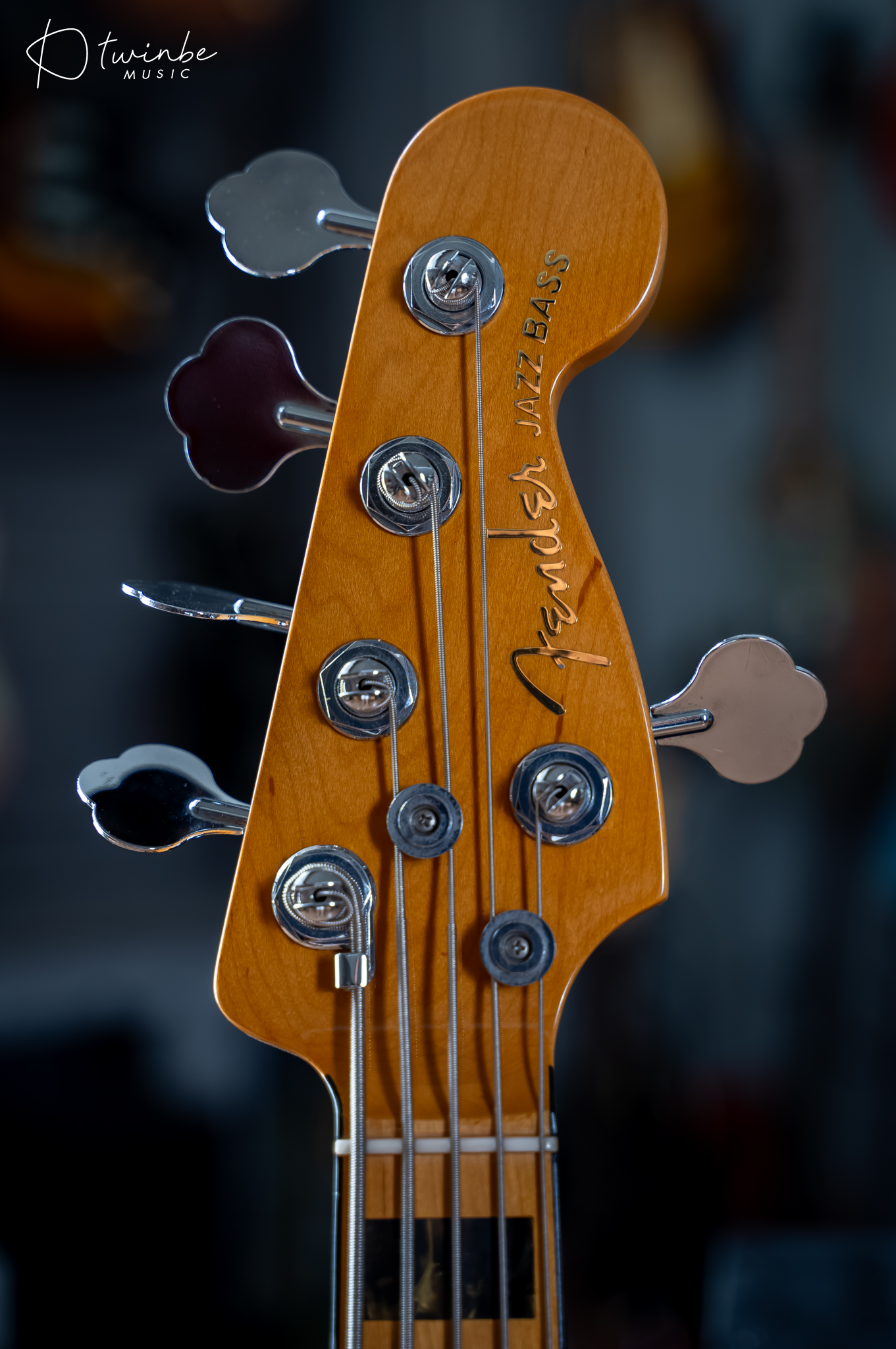Fender American Ultra Jazz Bass V - Aged Natural - Image 4