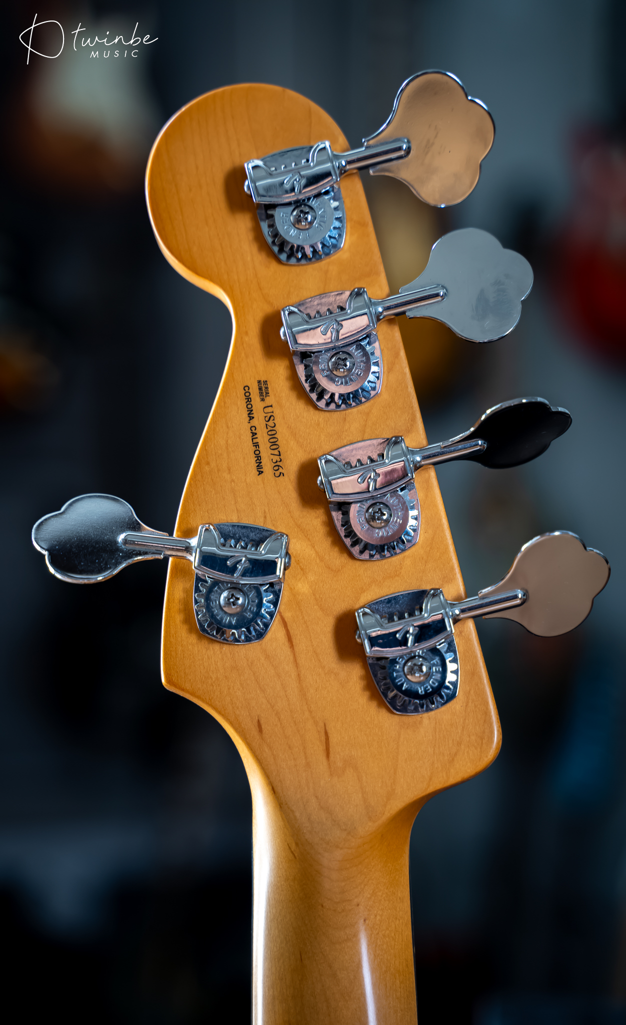 Fender American Ultra Jazz Bass V - Aged Natural - Image 9