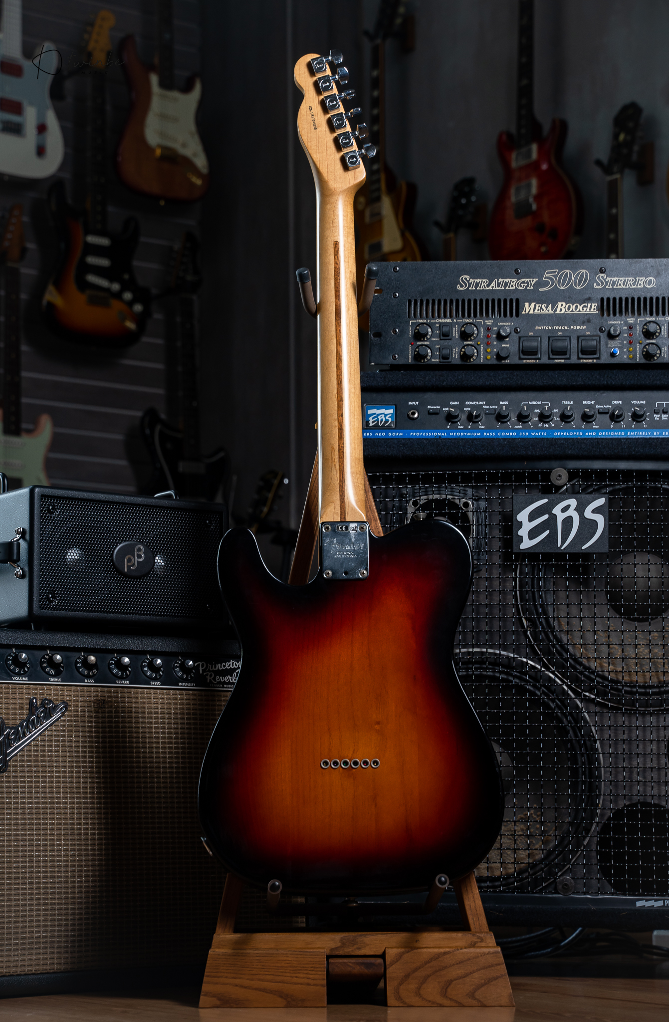 2017 Fender American Professional Telecaster Sunburst - Image 5