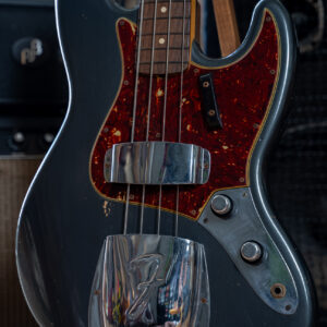 Fender Custom Shop ’60 Jazz Bass Relic Charcoal Frost Metallic