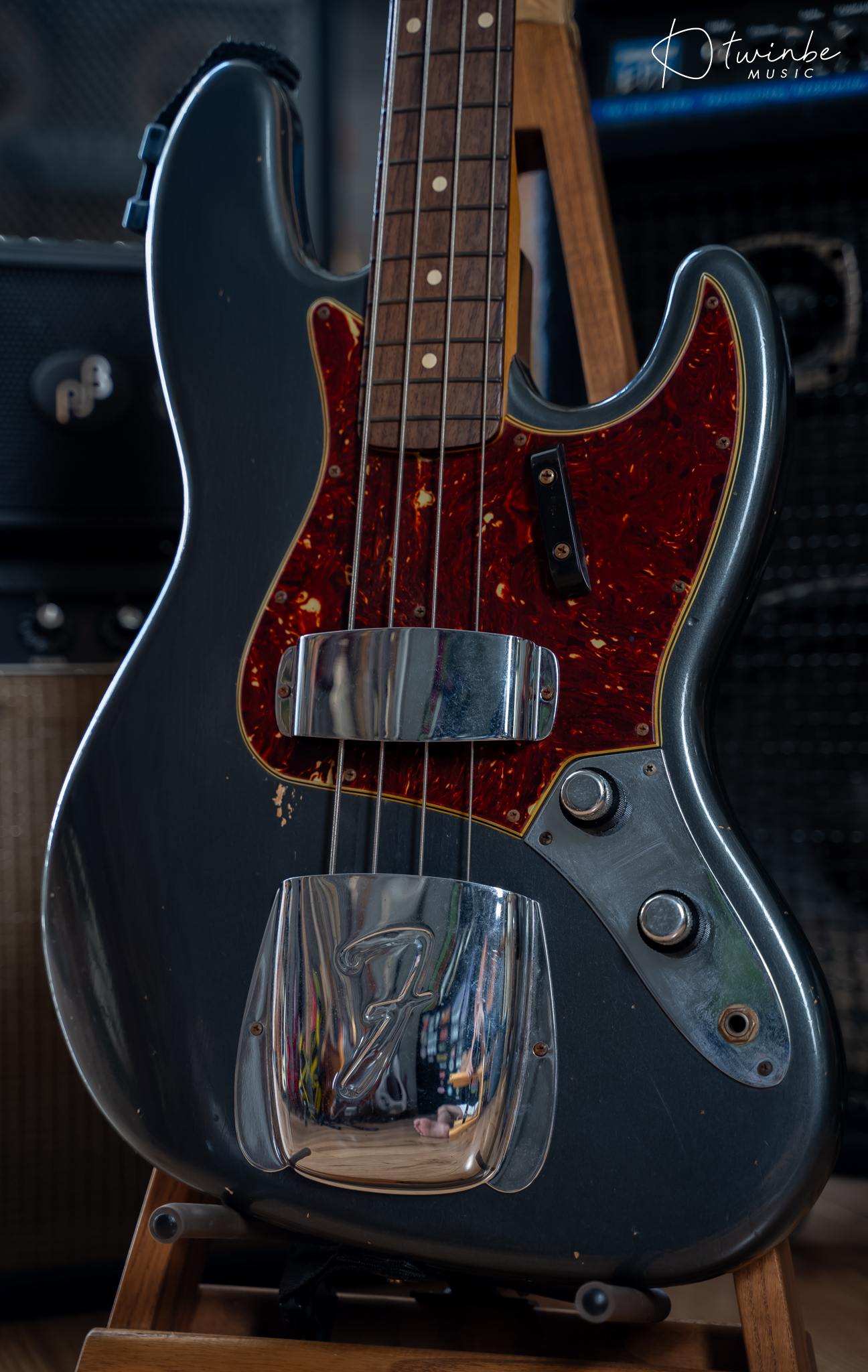 Fender Custom Shop ’60 Jazz Bass Relic Charcoal Frost Metallic