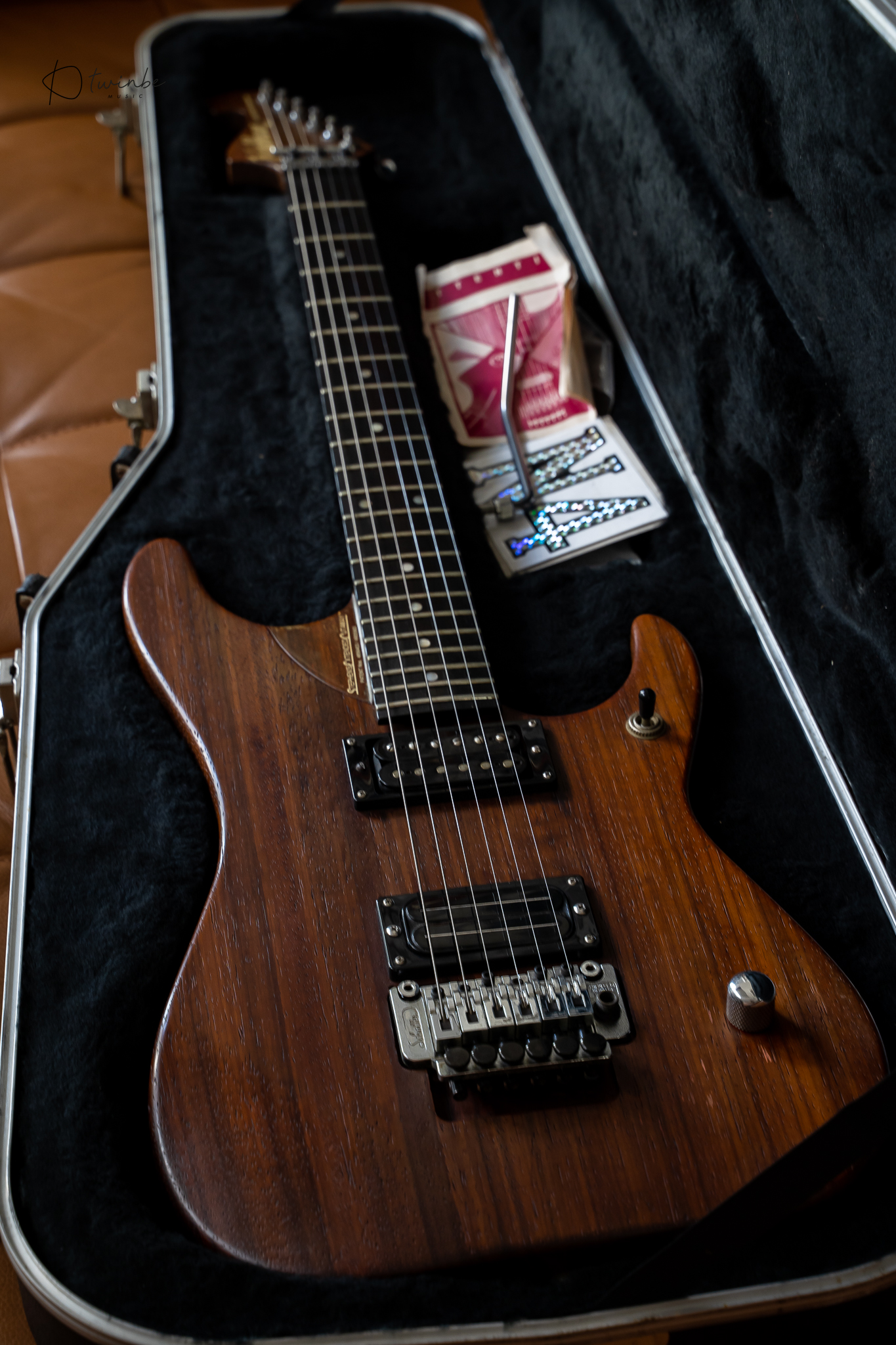 Washburn N4 Paduak Japan "Nuno Bettencort Signature" - Image 7