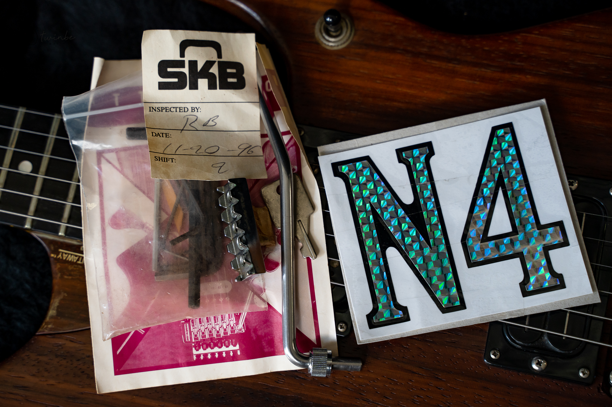 Washburn N4 Paduak Japan "Nuno Bettencort Signature" - Image 8