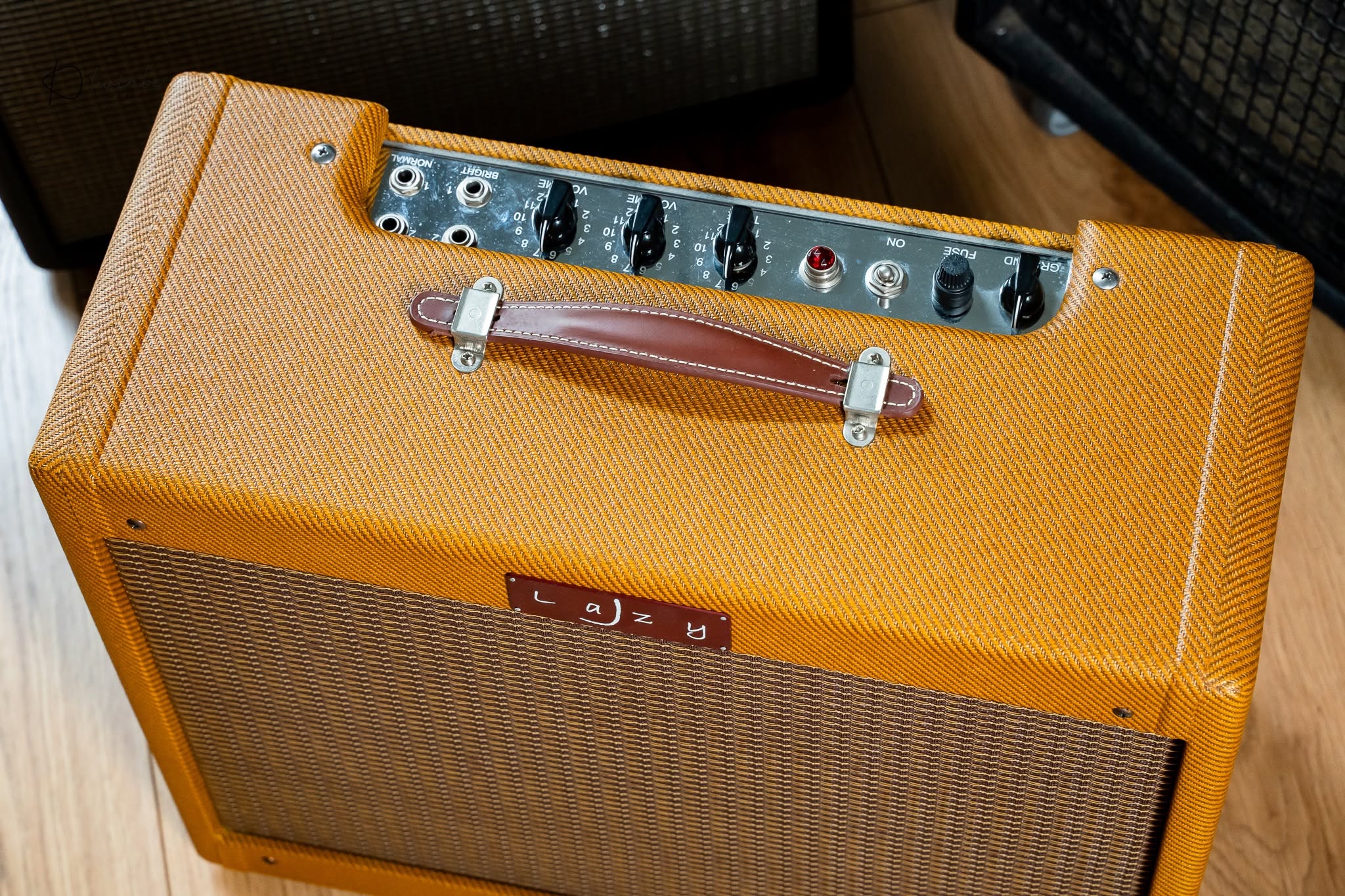 Lazy J J20 Tweed with Reverb and Tremolo - Image 2